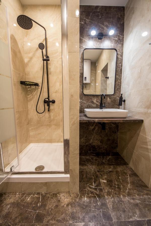 Apartments On Ploshcha Ukrainskykh Heroiv Kiev Dış mekan fotoğraf
